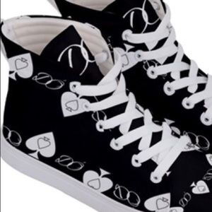 Meet your Posher, Adam